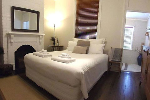 YSG The Edward Townhouse 157 Steps To Town - Accommodation VIC 3