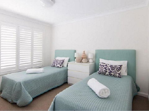 12 Cliff Road - Accommodation VIC 6