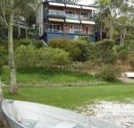 Green Point Lakehouse - Accommodation VIC
