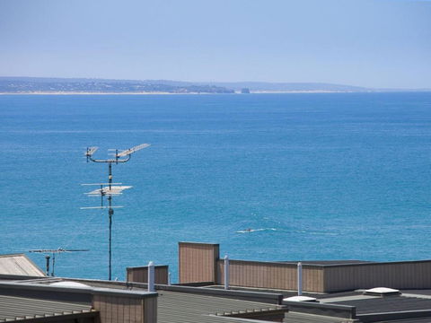 POINT GREY APARTMENT 14 The Point - Accommodation VIC 5