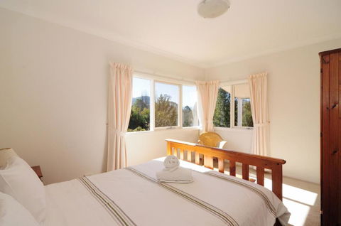 Bimbadeen Comfortable Country Styled House! - Accommodation VIC 4