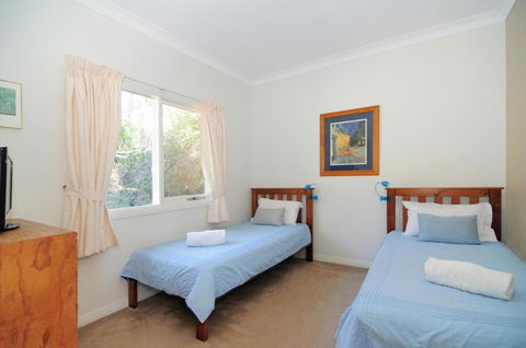 Bimbadeen Comfortable Country Styled House! - Accommodation VIC 2