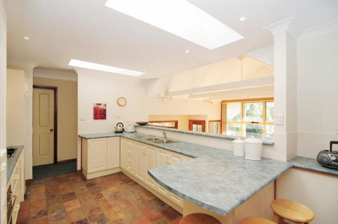 Bonnie Doon Family Friendly Home! - Accommodation VIC 4