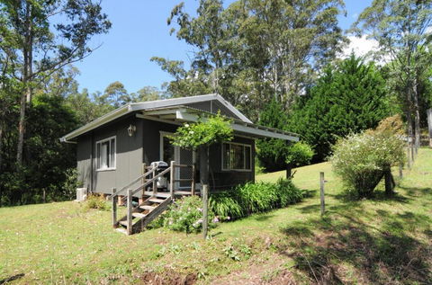 Love Shack 1 Bedroom Cosy Cottage! - Accommodation VIC 4