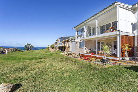 Whale Studio 1a Ocean Street - Accommodation VIC 2