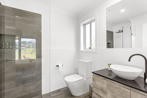 Dolphin Studio Apartment 1a Ocean Street - Accommodation VIC 7