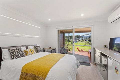 Dolphin Studio Apartment 1a Ocean Street - Accommodation VIC 5