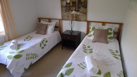 OCEAN VIEWS - Accommodation VIC 6
