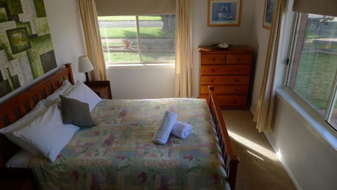 OCEAN VIEWS - Accommodation VIC 5