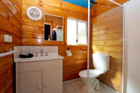 Sunnyhurst Chalets Rural Stay - Accommodation VIC 7