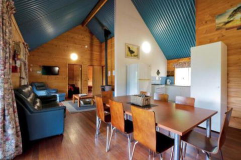 Sunnyhurst Chalets Rural Stay - Accommodation VIC 2