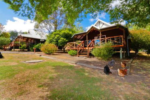 Sunnyhurst Chalets Rural Stay - Accommodation VIC 0