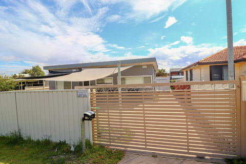 The Beach Shack - Accommodation VIC 5