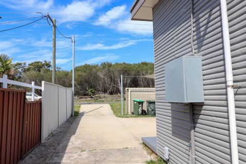 The Beach Shack - Accommodation VIC 3