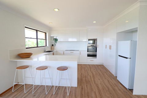 Waves At Caves - Accommodation VIC 3