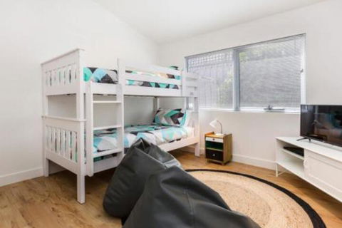PALM COURT RETREAT MORNINGTON - Accommodation VIC 3