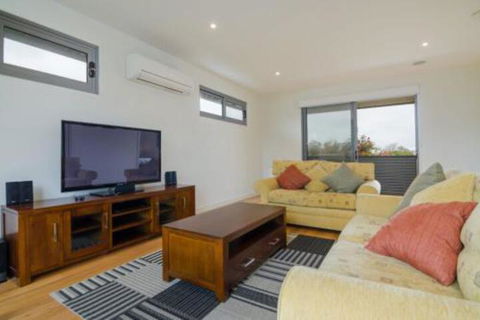 PIER 55 DROMANA... - Accommodation VIC 6