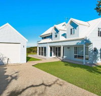 Middle Rock Beach House Beach Front Lake Cathie - Accommodation VIC
