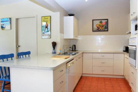 BEACHSIDE VILLA 2 - Accommodation VIC 2