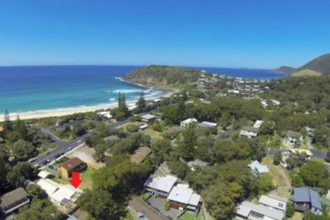 BEACHSIDE VILLA 2 - Accommodation VIC 6