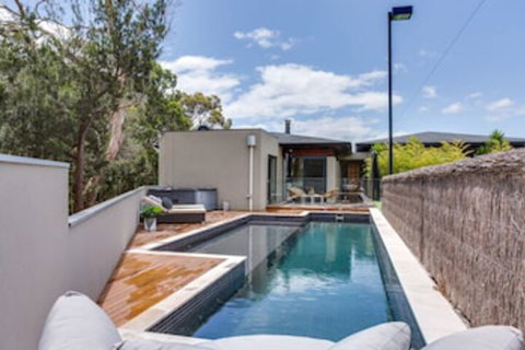 Kalina Retreat Tennis & Pool - Accommodation VIC 0
