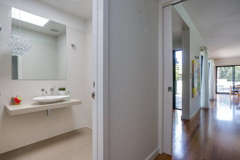 Kalina Retreat Tennis & Pool - Accommodation VIC 2