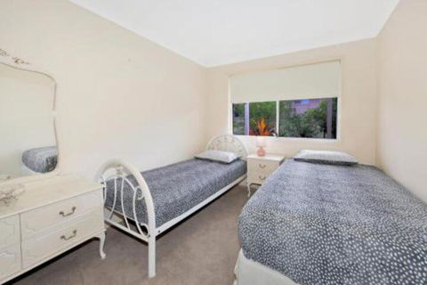Hook Wine & Sinker Hervey Bay - Accommodation VIC 3