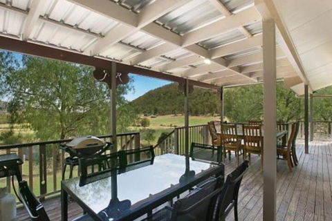 Rosa Estate In Broke Two 3br House In Walking Distance To Cellar Doors - Accommodation VIC 0