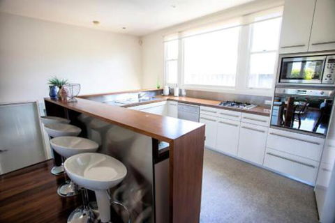 BELLA CASA - Accommodation VIC 7
