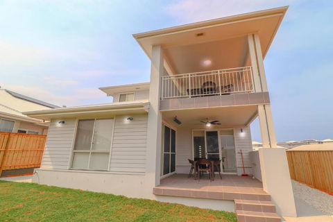 Surfers Paradise At Catherine Hill Bay - Accommodation VIC 6