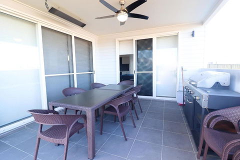 Surfers Paradise At Catherine Hill Bay - Accommodation VIC 4