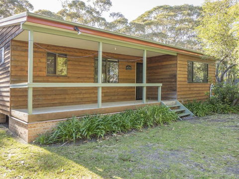 Centre Street 10 Lake Tabourie - Accommodation VIC 2