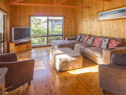 Centre Street 10 Lake Tabourie - Accommodation VIC 5