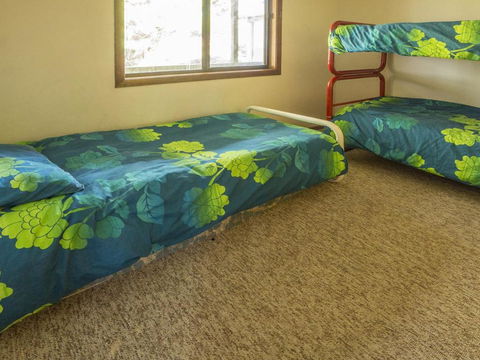 Centre Street 10 Lake Tabourie - Accommodation VIC 6