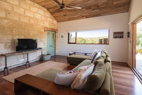 Stella - Accommodation VIC 6
