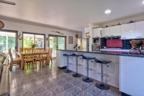 Sandy Feet Retreat Hervey Bay - Accommodation VIC 6