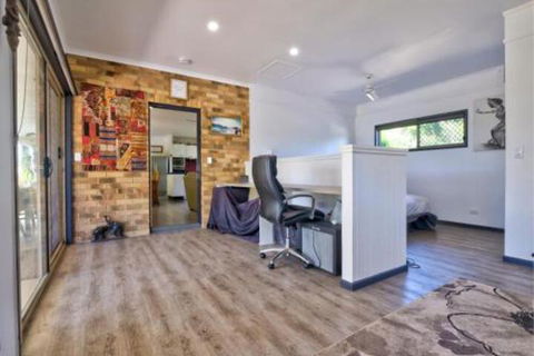 Sandy Feet Retreat Hervey Bay - Accommodation VIC 5