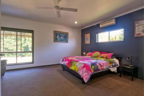 Sandy Feet Retreat Hervey Bay - Accommodation VIC 3
