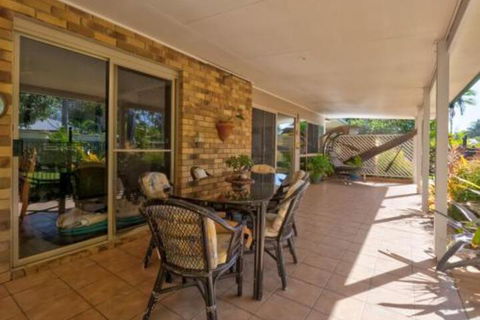 Sandy Feet Retreat Hervey Bay - Accommodation VIC 7