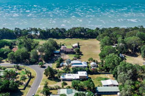 Sandy Feet Retreat Hervey Bay - Accommodation VIC 4