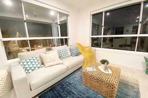 Hope Island Water Front House - Accommodation VIC 0