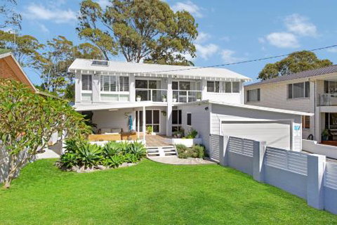 The Lake House With Swimming Pool - Accommodation VIC 0