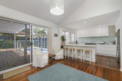 The Lake House With Swimming Pool - Accommodation VIC 1