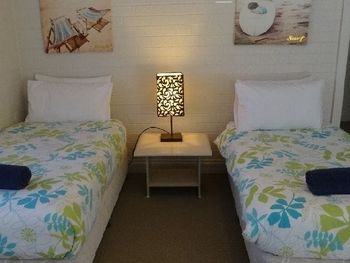 Blackbutt Deluxe Family Townhouse - Accommodation VIC 0