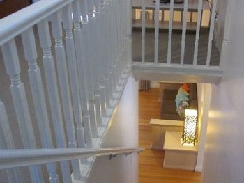 Blackbutt Deluxe Family Townhouse - Accommodation VIC 3