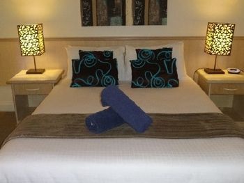Blackbutt Deluxe Family Townhouse - Accommodation VIC 2