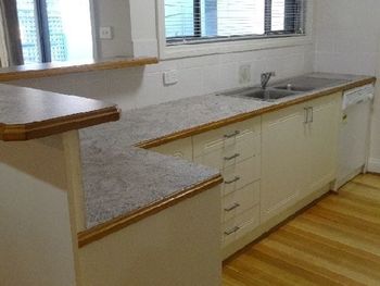 Blackbutt Deluxe Family Townhouse - Accommodation VIC 5