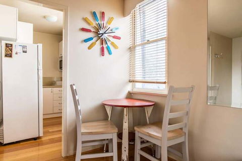 Charming 1 Bedroom Apartment In Vibrant South Yarra - Accommodation VIC 7