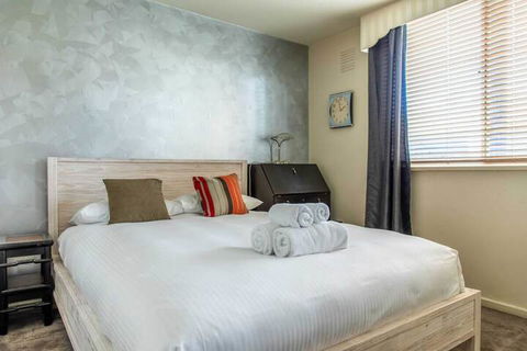 Charming 1 Bedroom Apartment In Vibrant South Yarra - Accommodation VIC 2