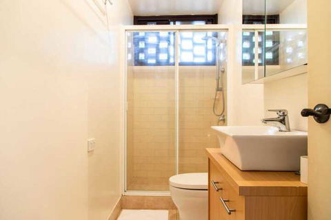 Charming 1 Bedroom Apartment In Vibrant South Yarra - Accommodation VIC 3